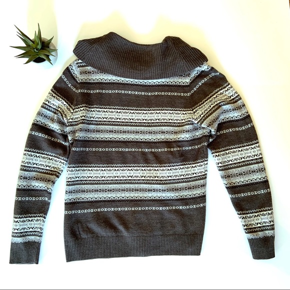 { IZOD } Turtleneck/Cowl Neck Sweater Sz M - Picture 2 of 4